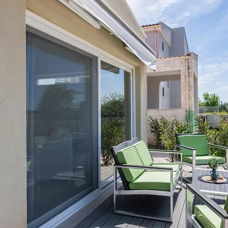 White Lotus Jacuzzi Villa, #feelslikehome